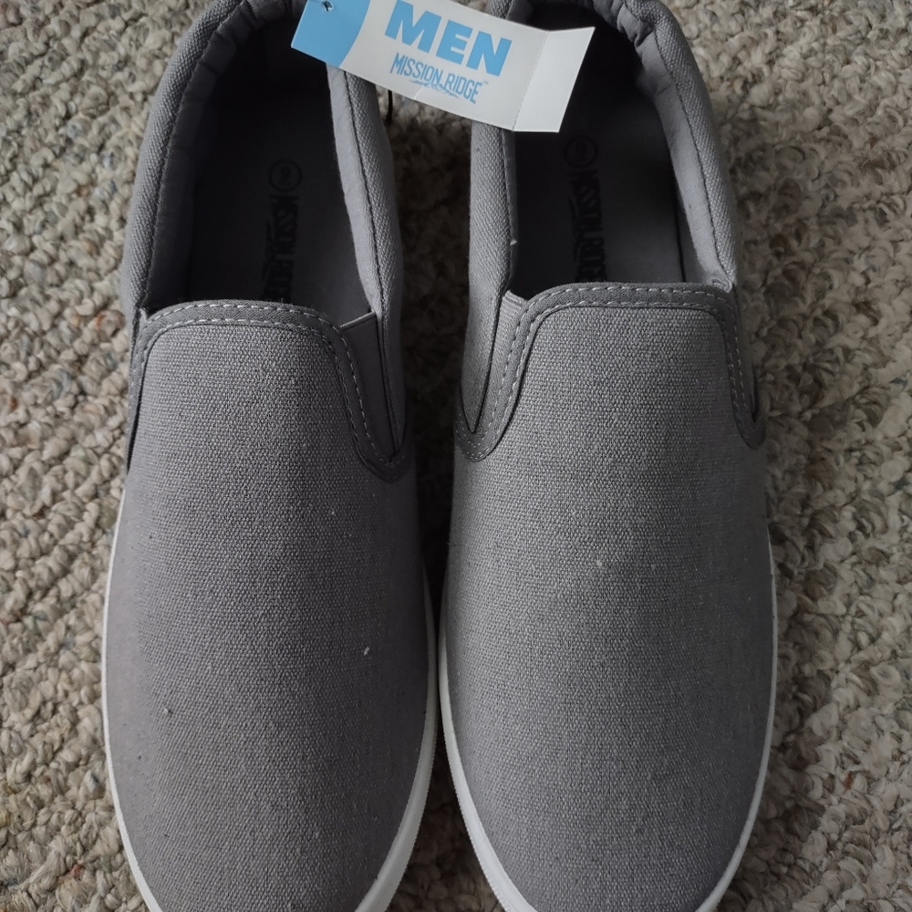 Mission Ridge Men's canvas slip on canvas/boat shoes.